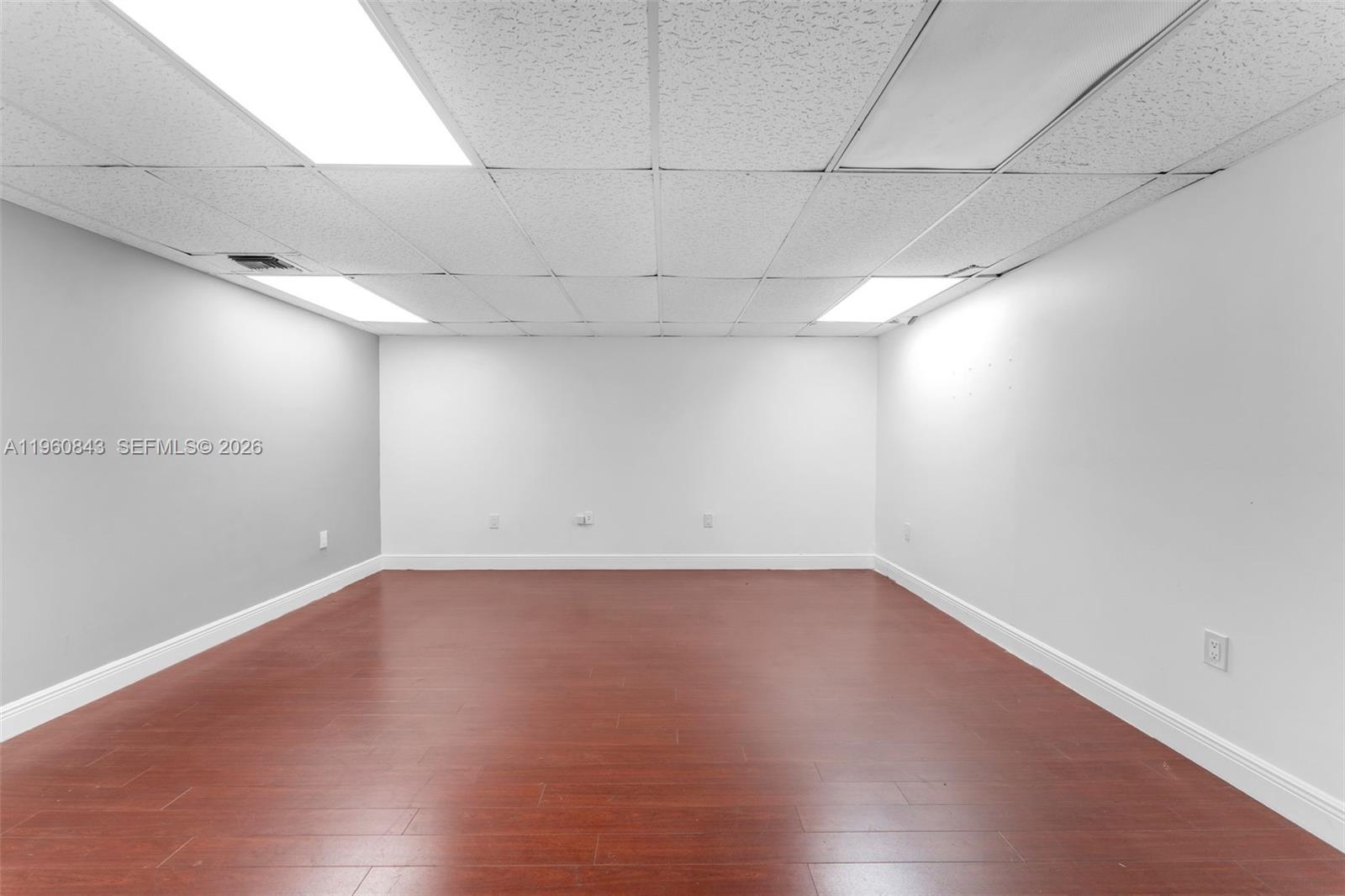 322  /   sq. ft. $ 2026-02-12 0 Photo