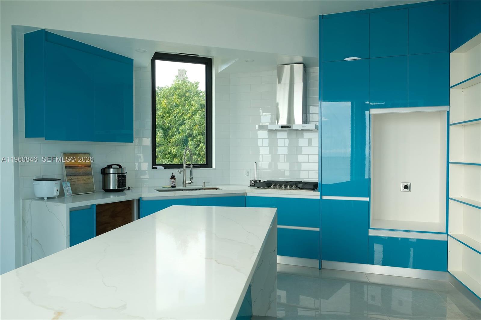   /   кв.футов $ 2026-02-20 0 Фото