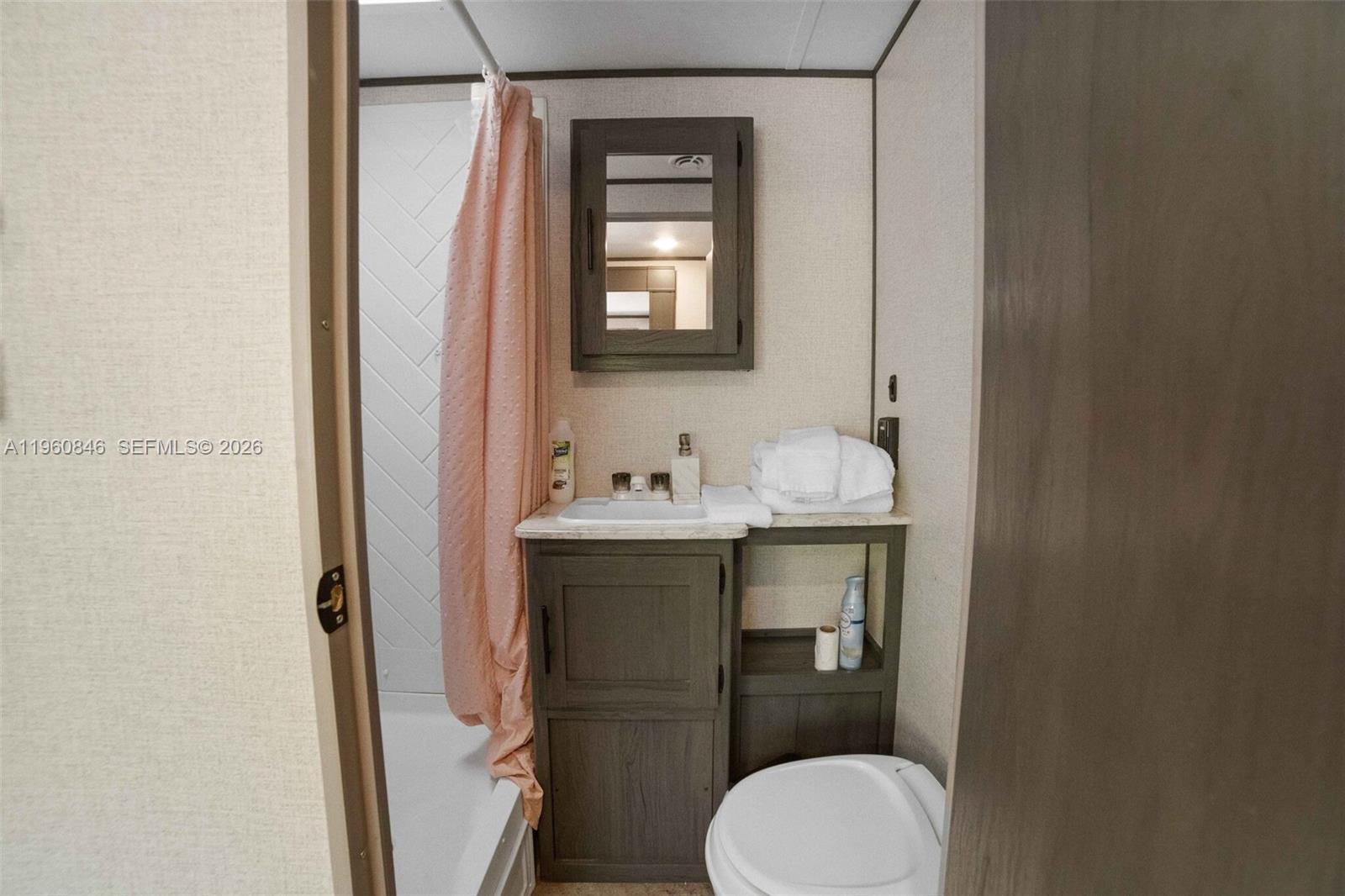   /   кв.футов $ 2026-02-20 0 Фото