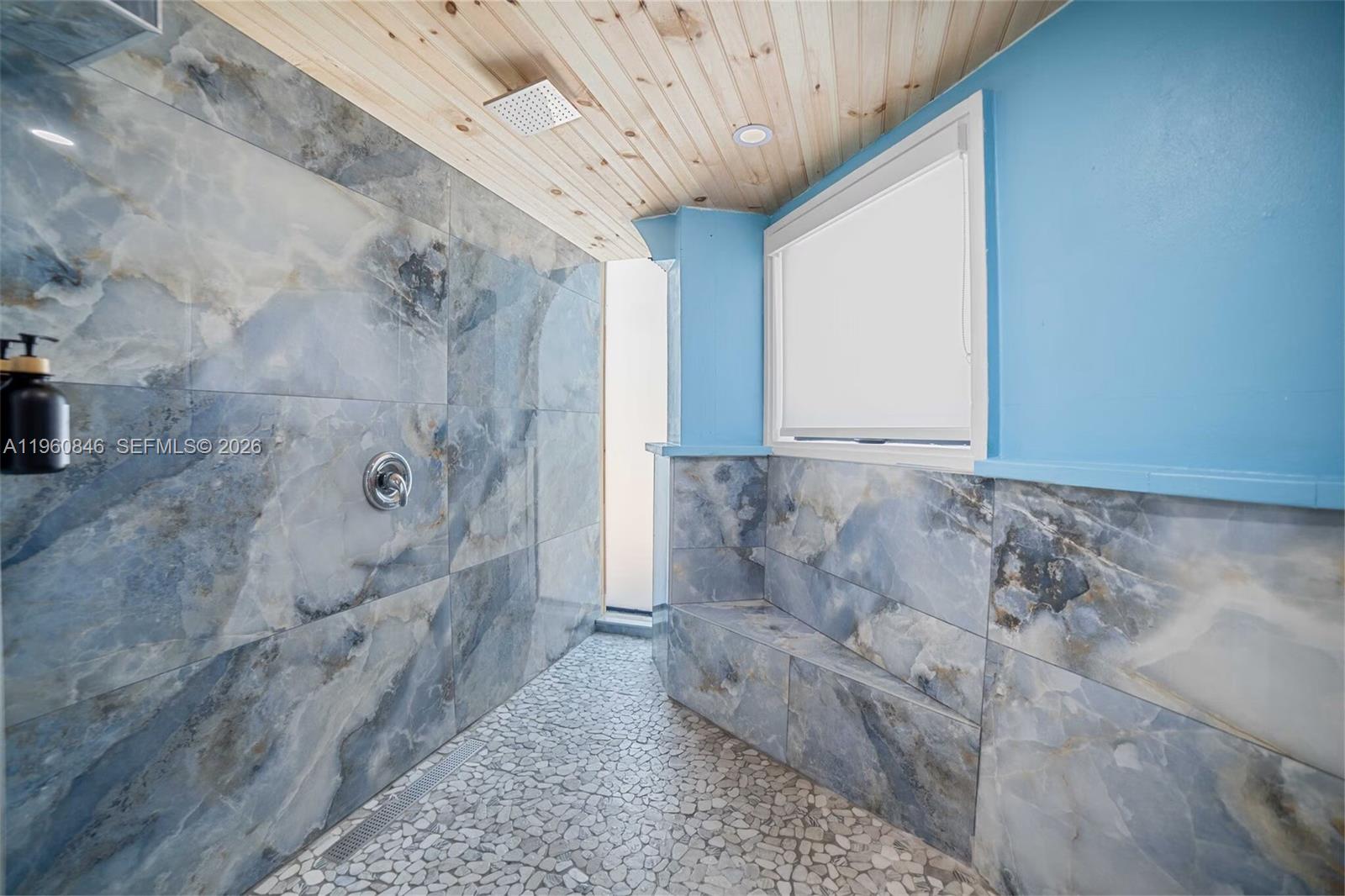   /   кв.футов $ 2026-02-20 0 Фото