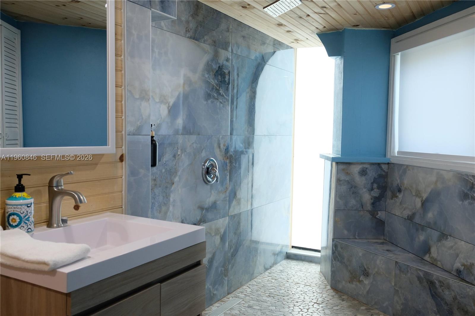   /   кв.футов $ 2026-02-20 0 Фото