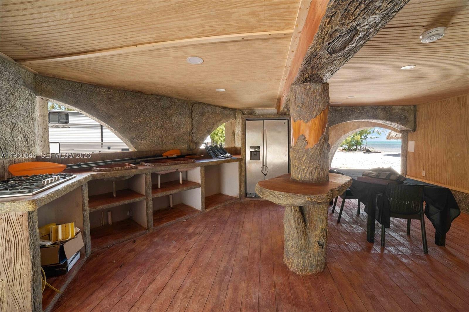   /   кв.футов $ 2026-02-20 0 Фото