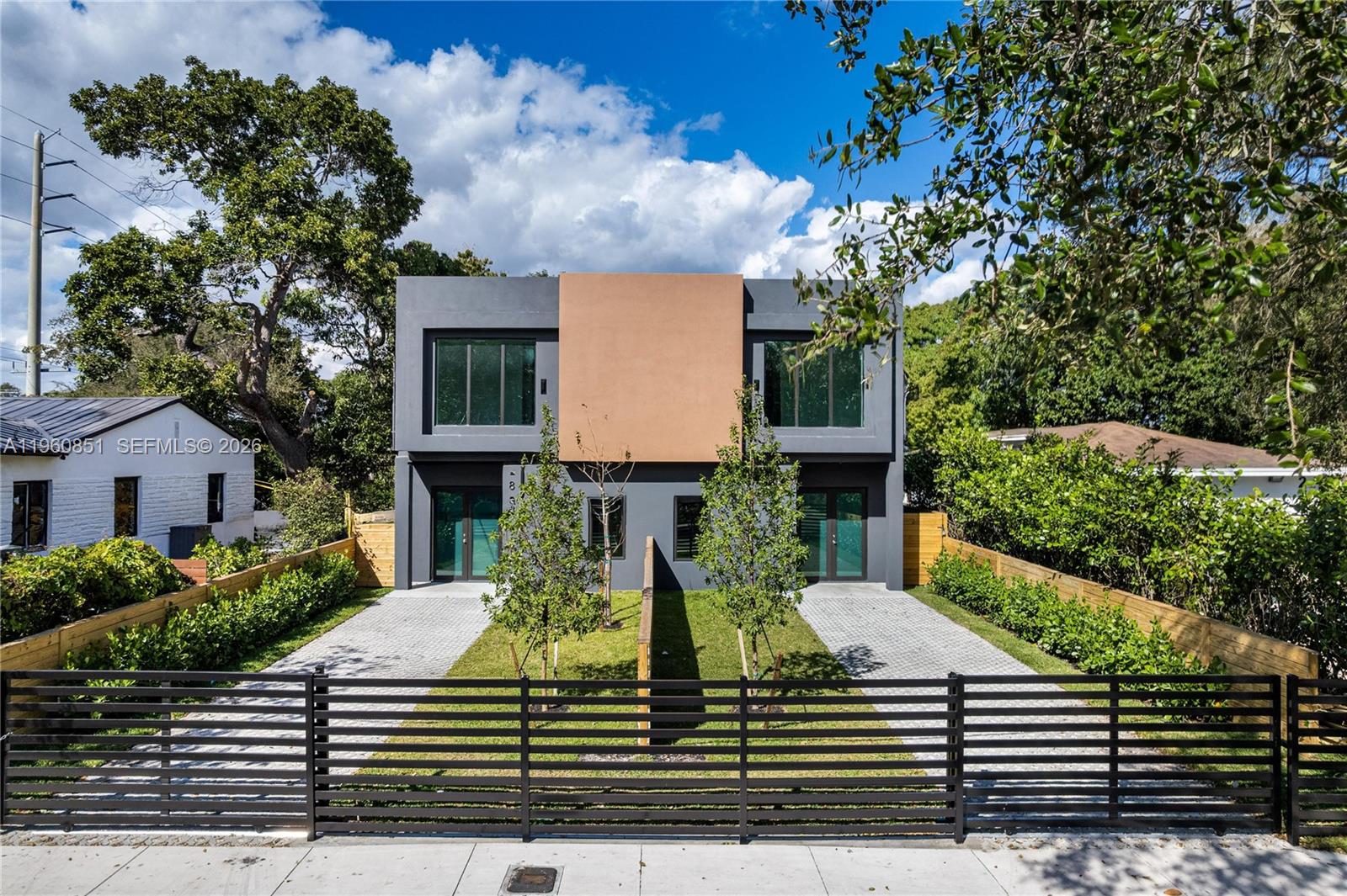   /  4900 кв.футов $ 2026-02-06 0 Фото