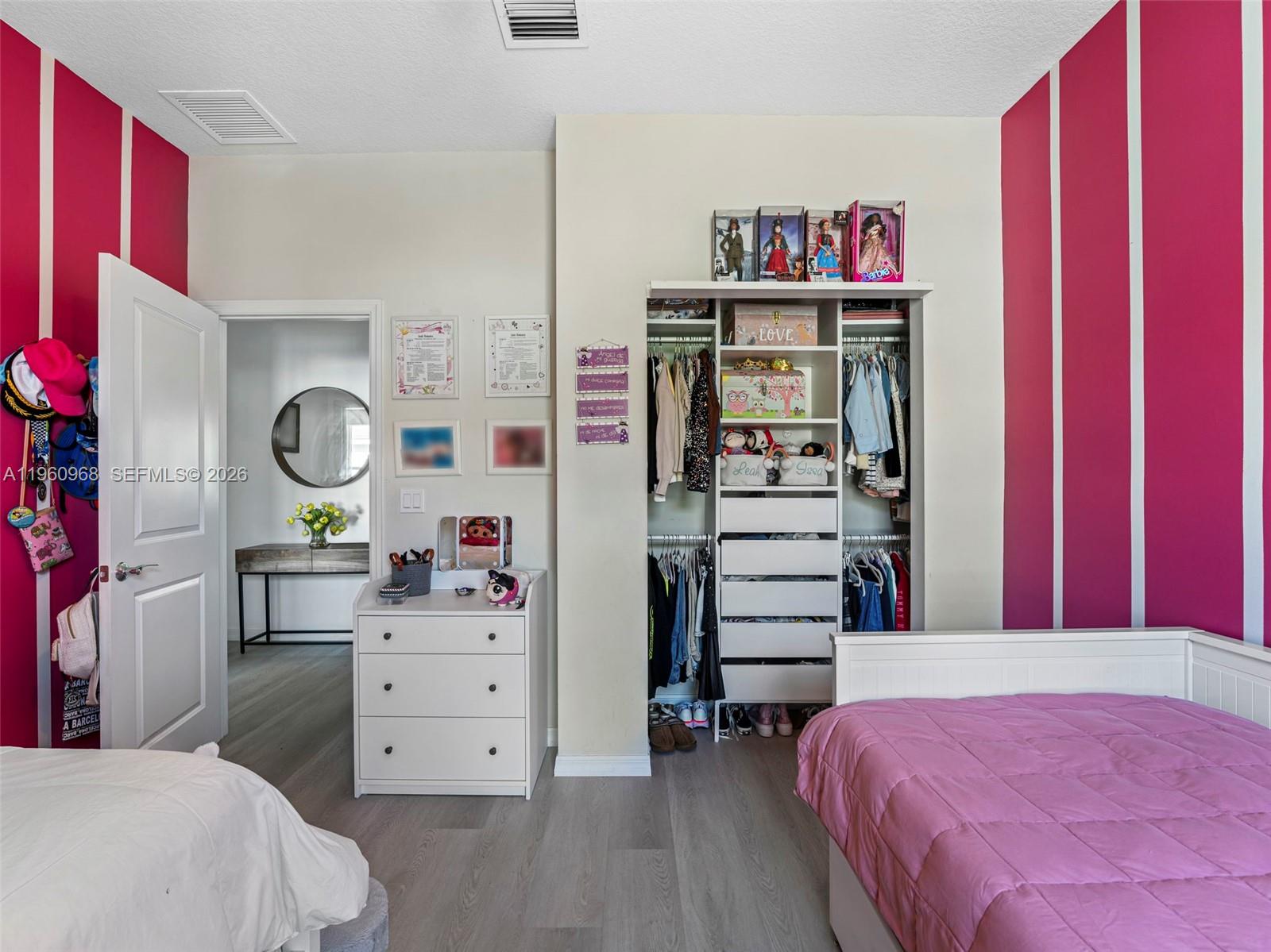 See details 3953 3 / 3 1768 sq. ft. $ 2026-02-06 0 Photo