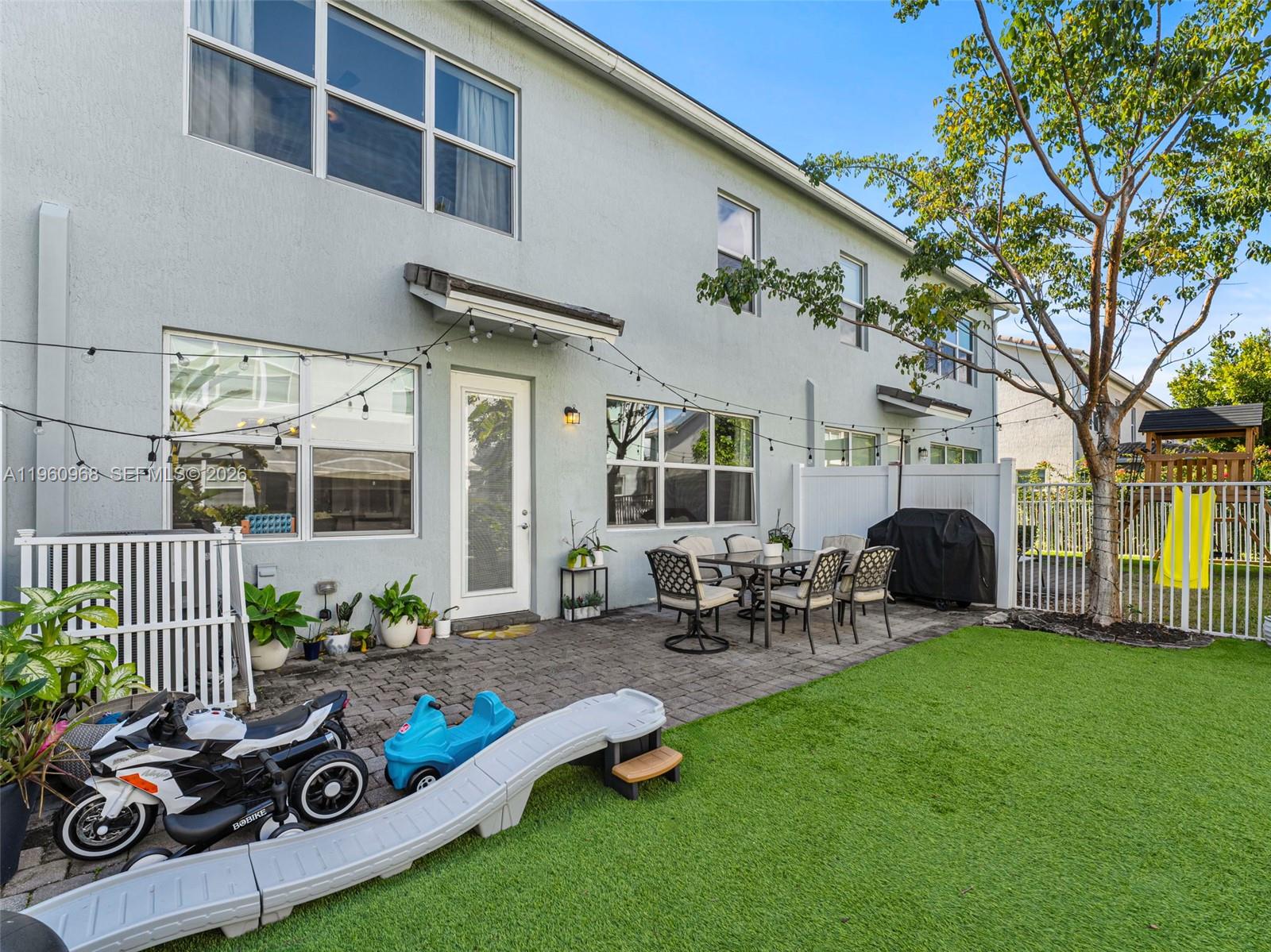 See details 3953 3 / 3 1768 sq. ft. $ 2026-02-06 0 Photo