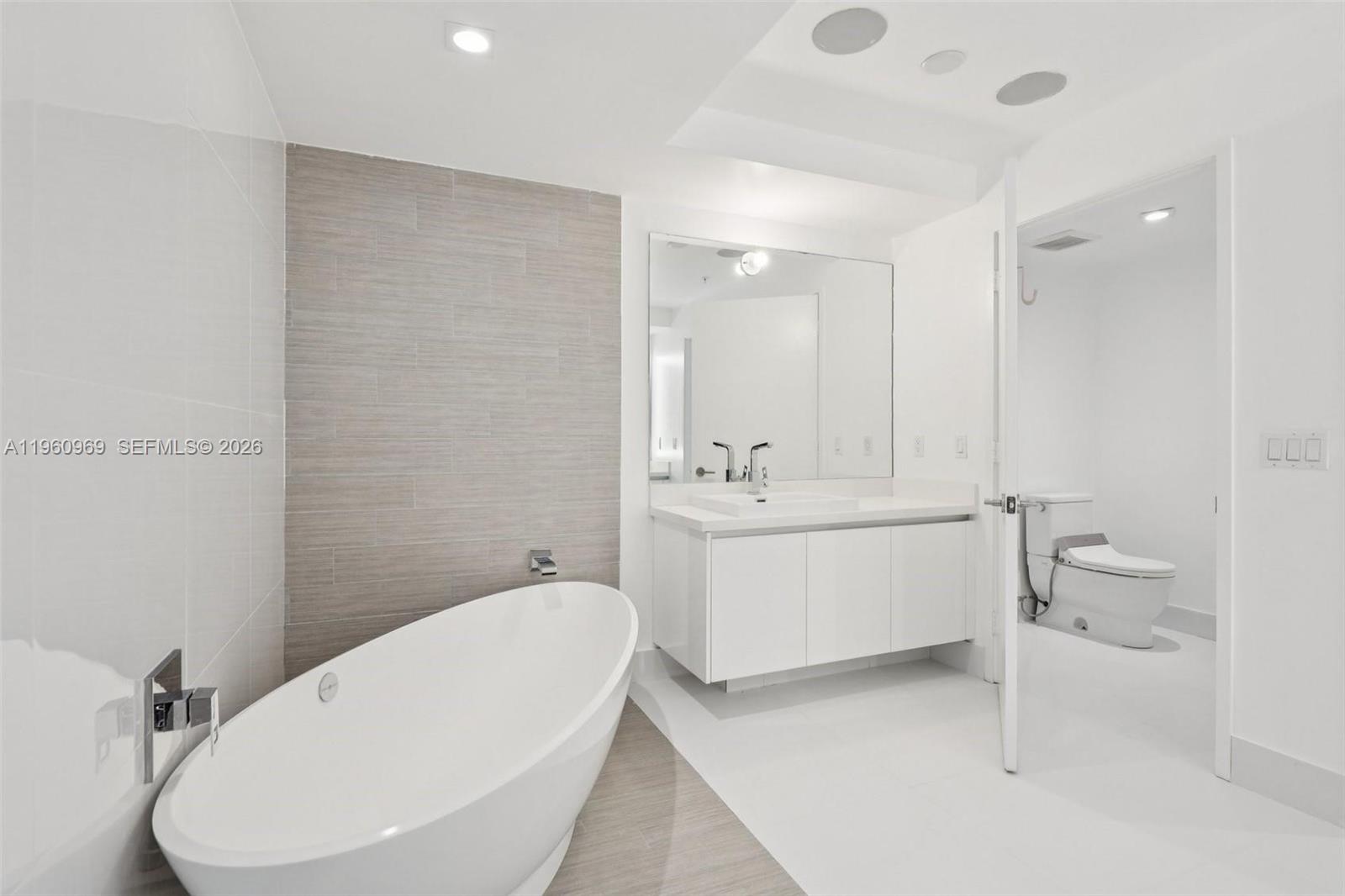 See details 5-907 3 / 4 1892 sq. ft. $ 2026-02-06 0 Photo