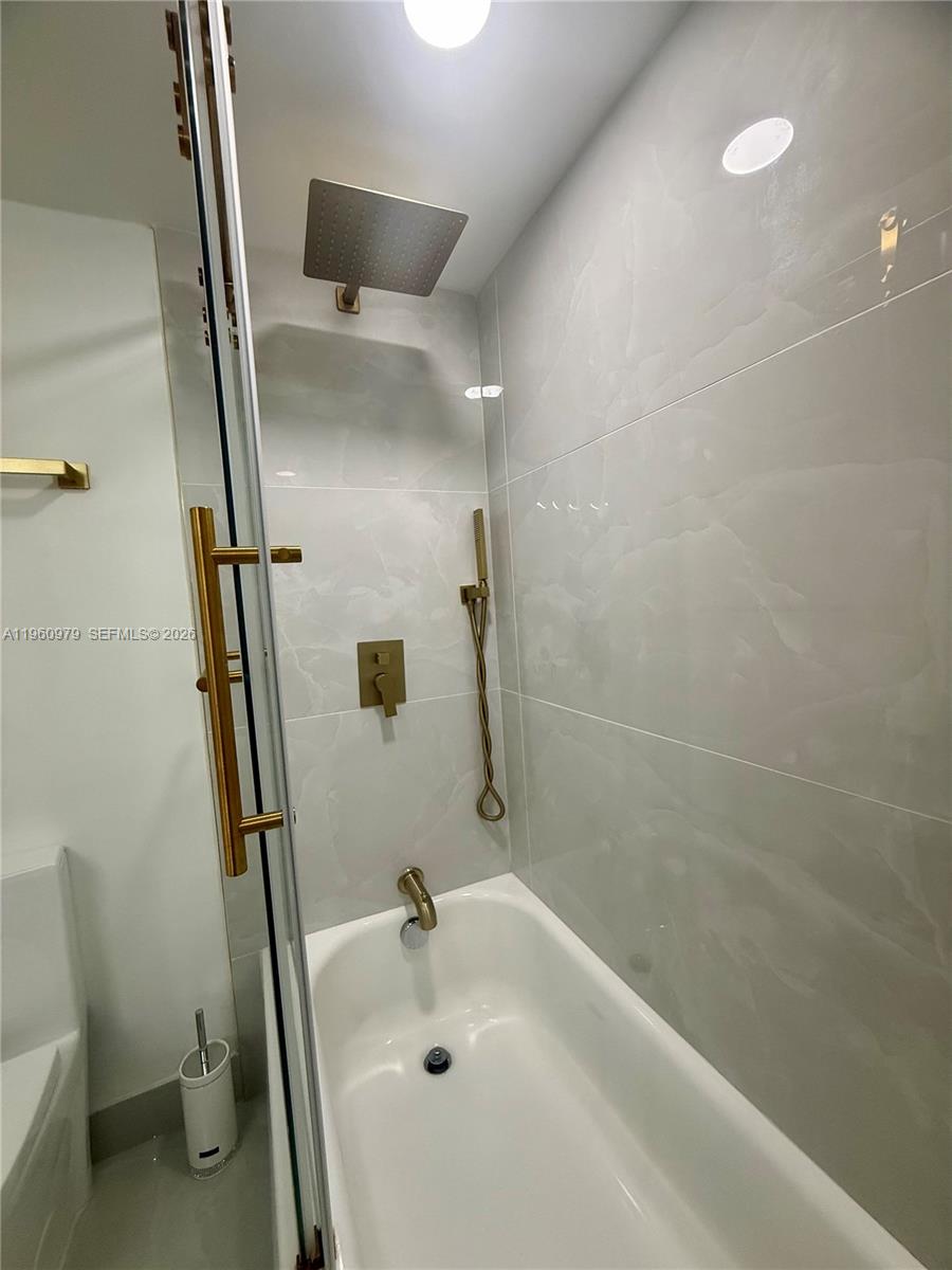 See details 2312 2 / 2 1350 sq. ft. $ 2026-02-06 0 Photo