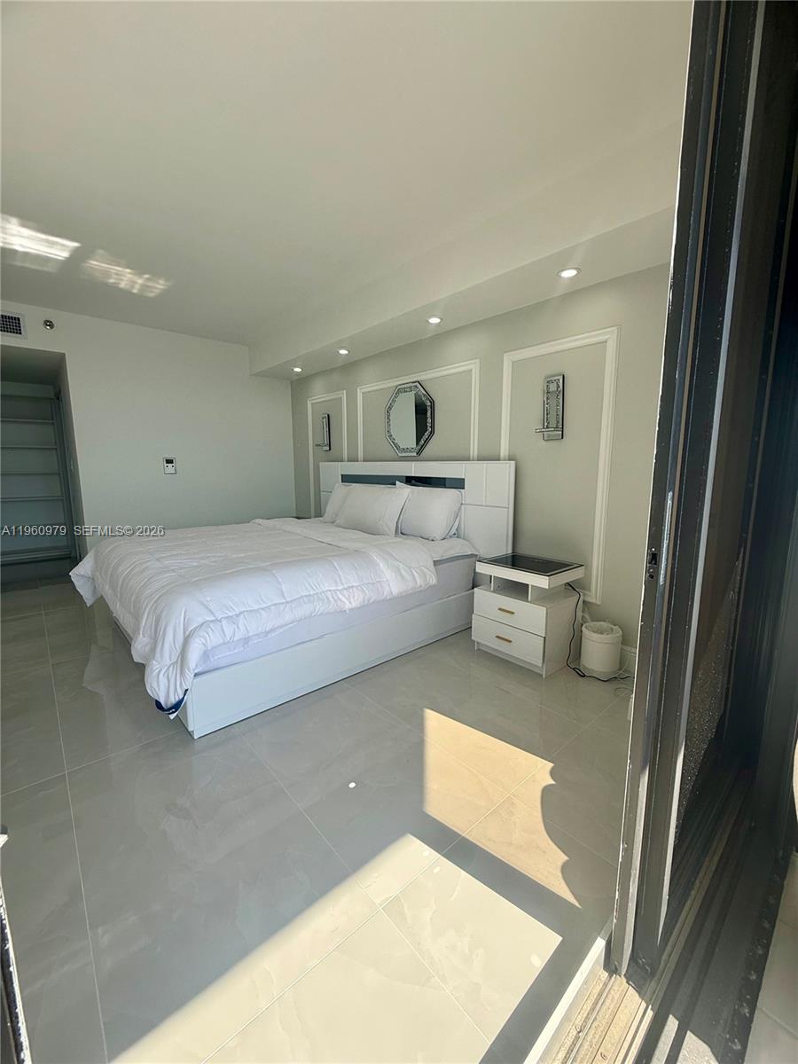 See details 2312 2 / 2 1350 sq. ft. $ 2026-02-06 0 Photo