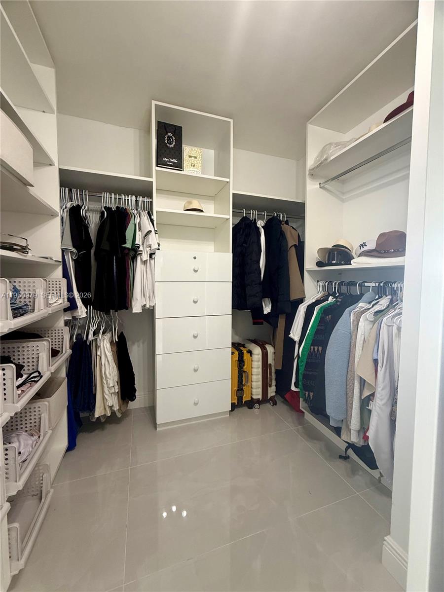 See details 2312 2 / 2 1350 sq. ft. $ 2026-02-06 0 Photo