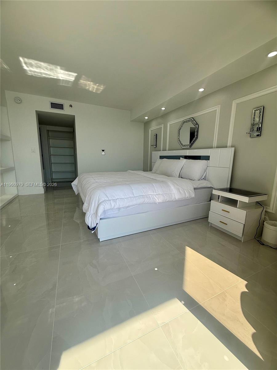 See details 2312 2 / 2 1350 sq. ft. $ 2026-02-06 0 Photo