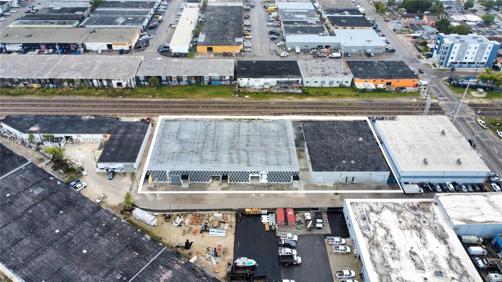   /   sq. ft. $ 2026-02-06 0 foto