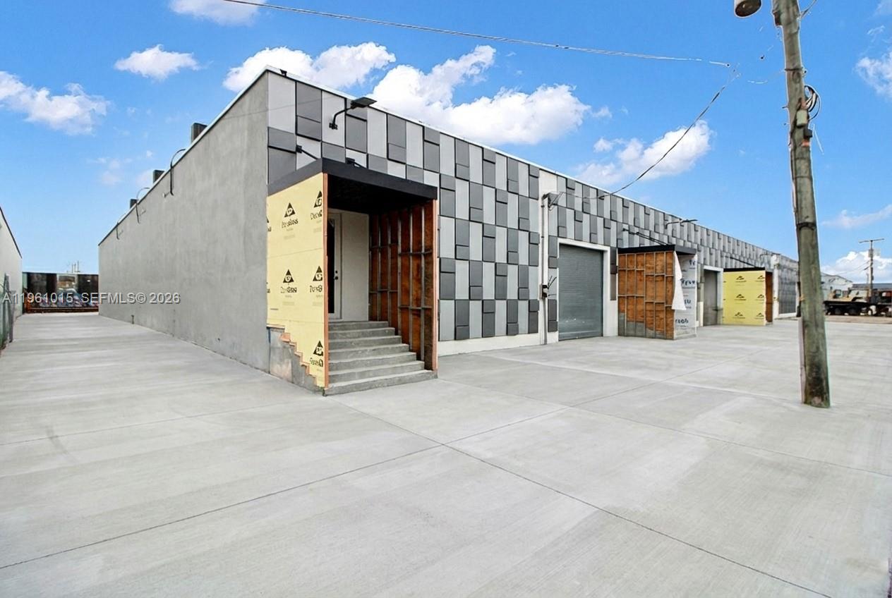   /   sq. ft. $ 2026-02-06 0 foto