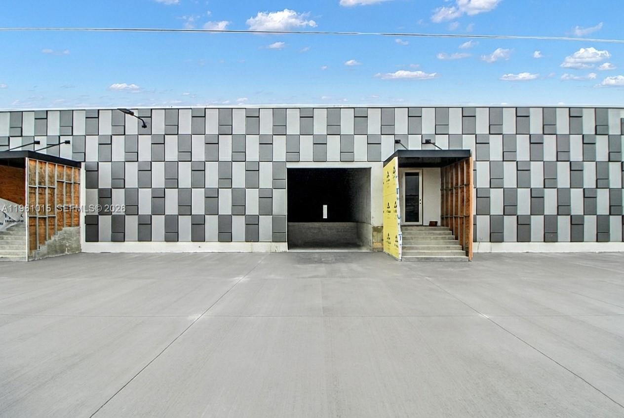   /   sq. ft. $ 2026-02-06 0 foto