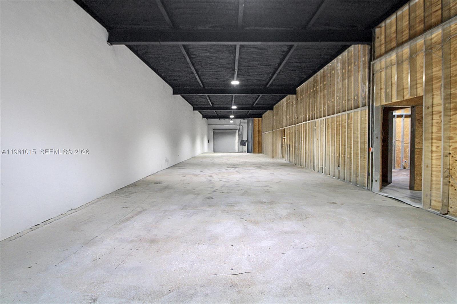   /   sq. ft. $ 2026-02-06 0 foto