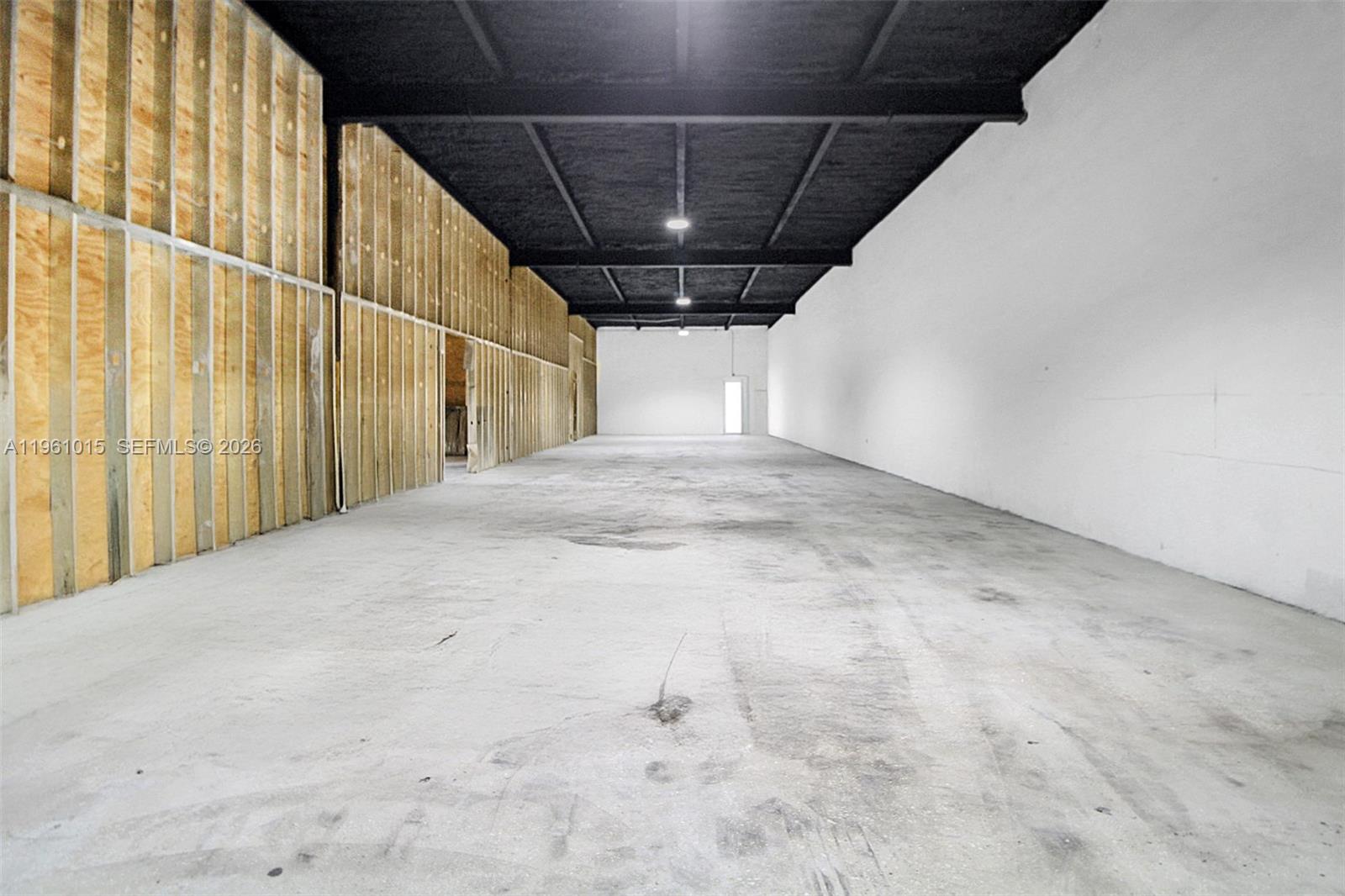   /   sq. ft. $ 2026-02-06 0 foto