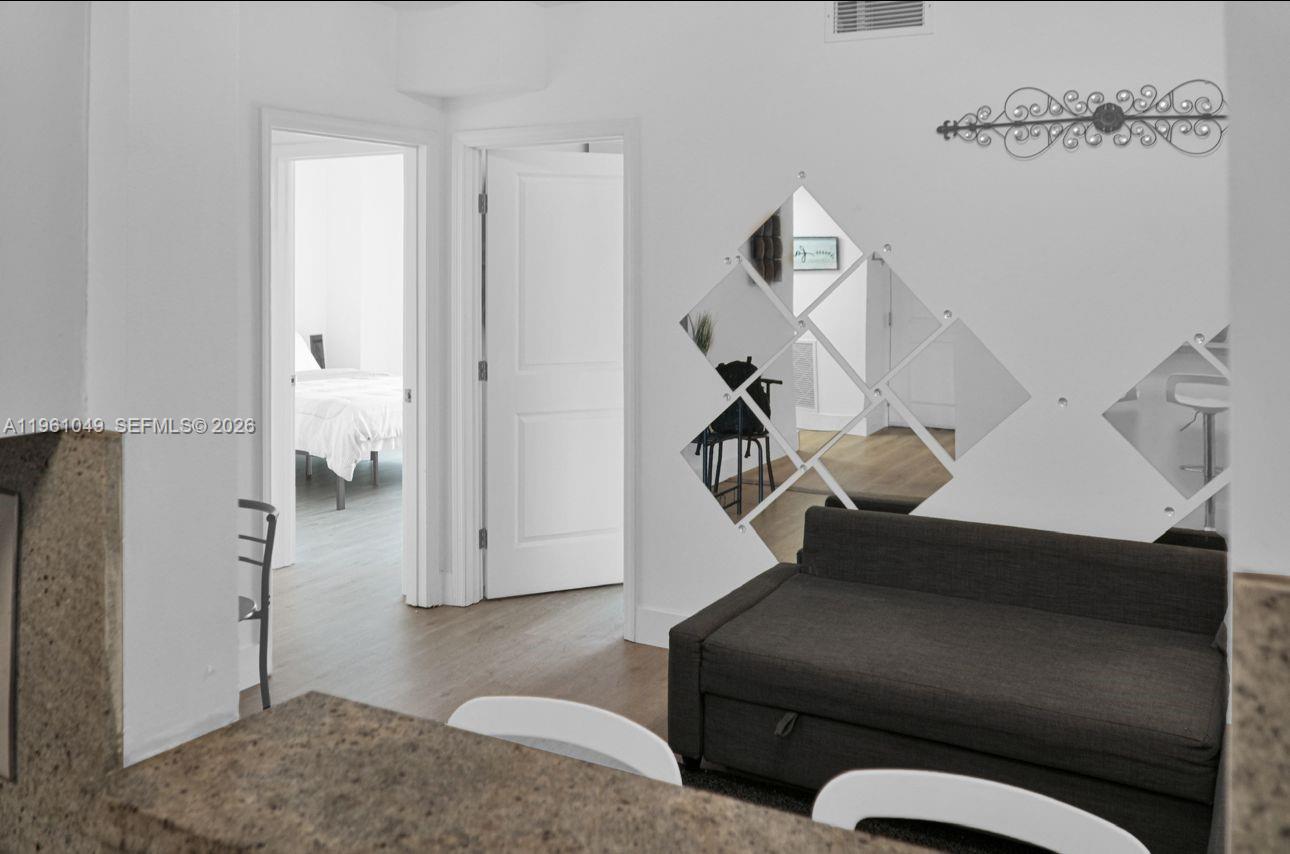 2310 1 / 2 838 sq. ft. $ 2026-02-09 0 foto