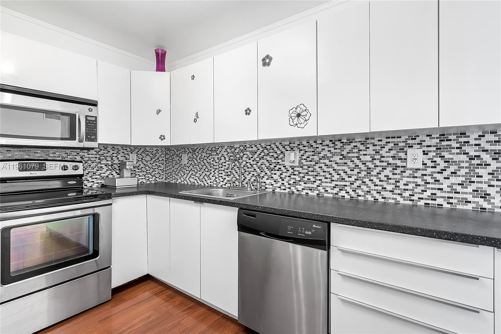 Photo of 1833 Ocean Dr  #1407, Hallandale Beach, Florida, 33009 - 