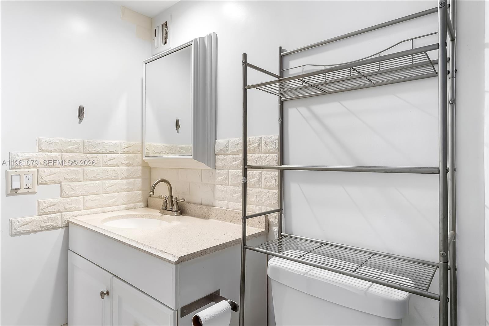 Photo of 1833 Ocean Dr  #1407, Hallandale Beach, Florida, 33009 - 