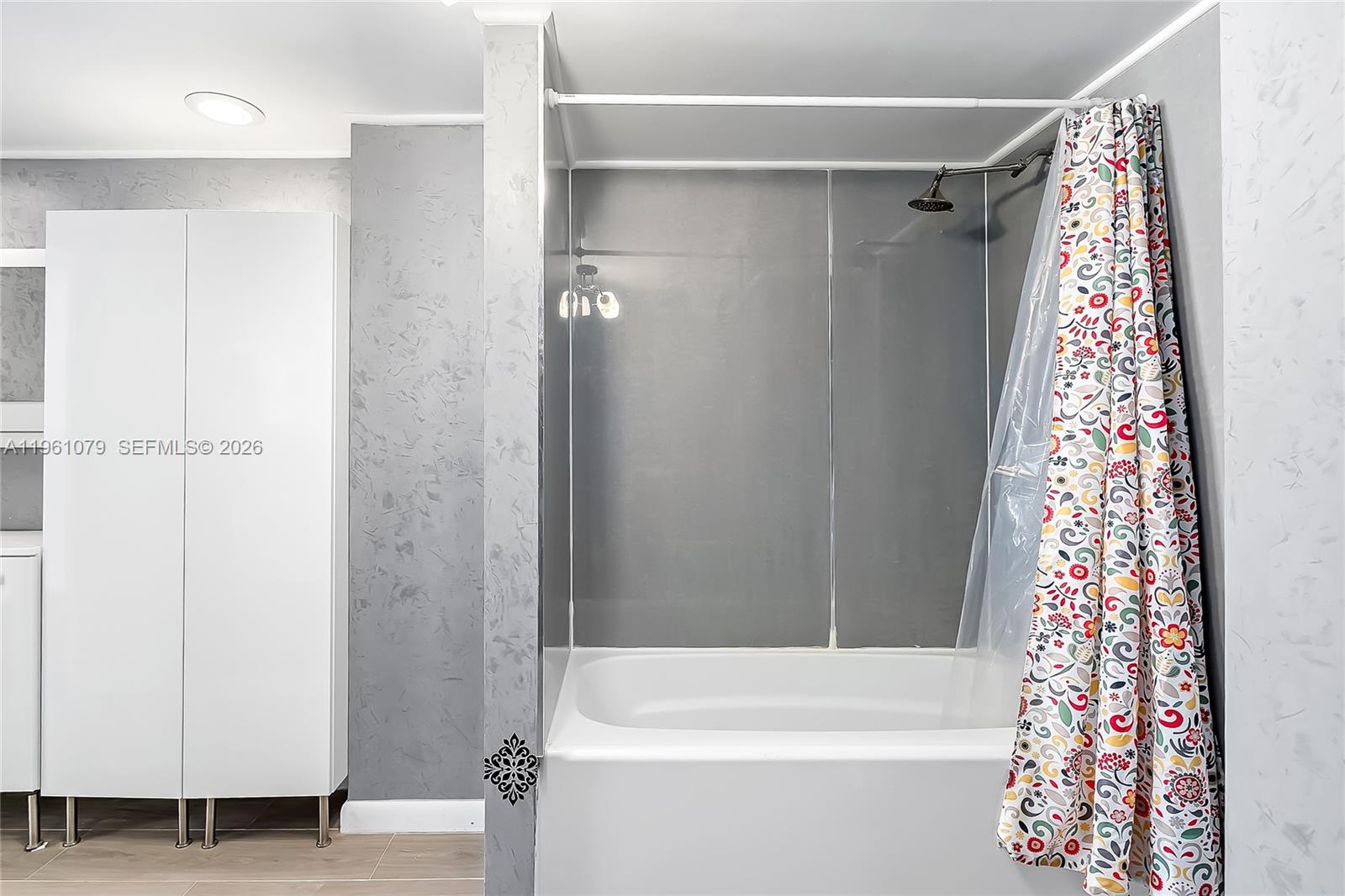 Photo of 1833 Ocean Dr  #1407, Hallandale Beach, Florida, 33009 - 