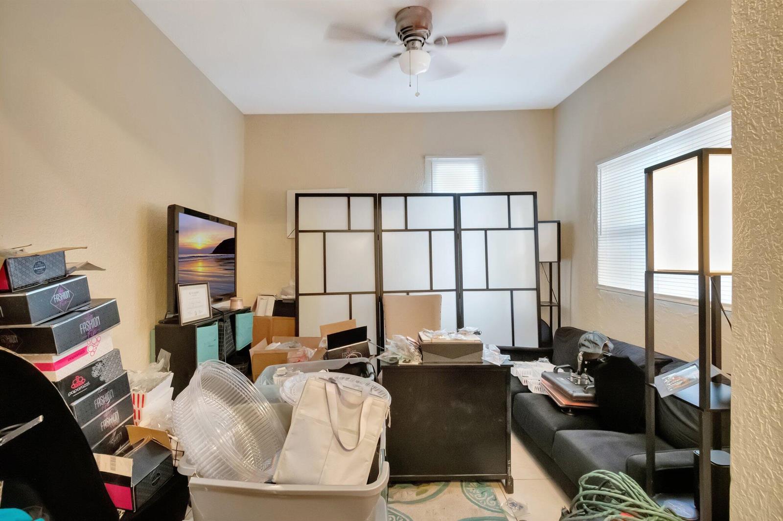 Ver detalles A,b,c / 4 2716 sq. ft. $ 2026-06-21 0 foto