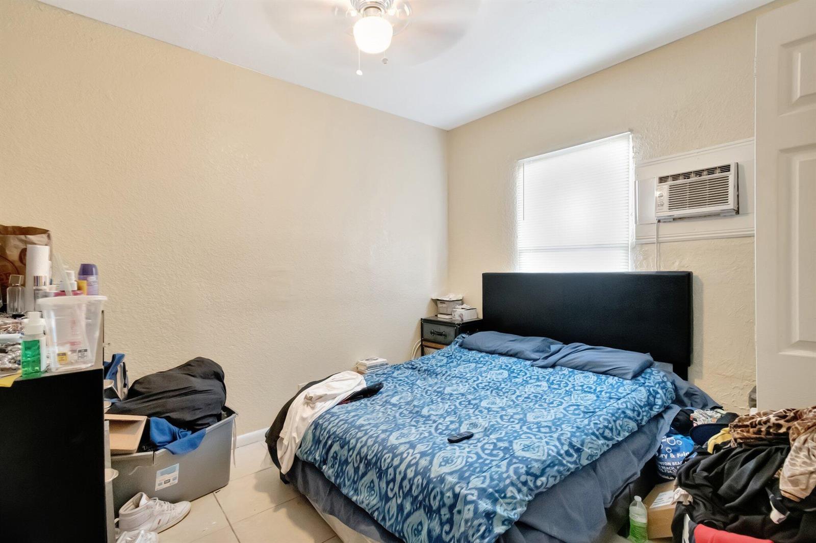 Ver detalles A,b,c / 4 2716 sq. ft. $ 2026-06-21 0 foto
