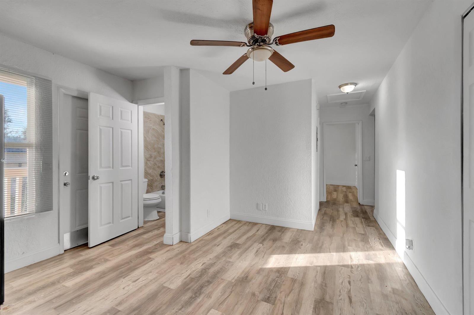 Ver detalles A,b,c / 4 2716 sq. ft. $ 2026-06-21 0 foto