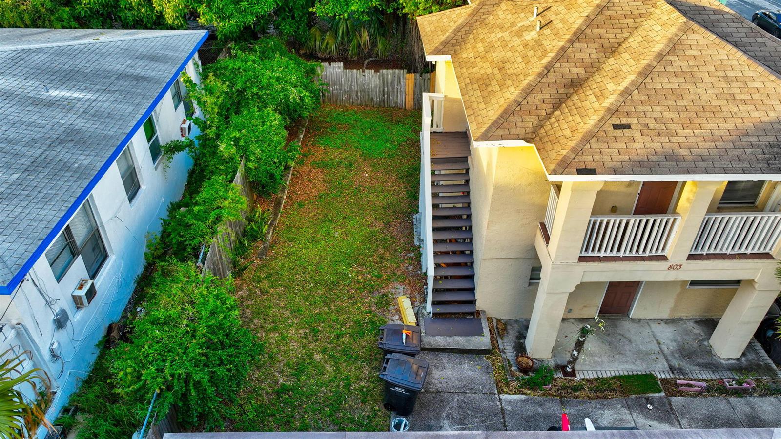 Ver detalles A,b,c / 4 2716 sq. ft. $ 2026-06-21 0 foto