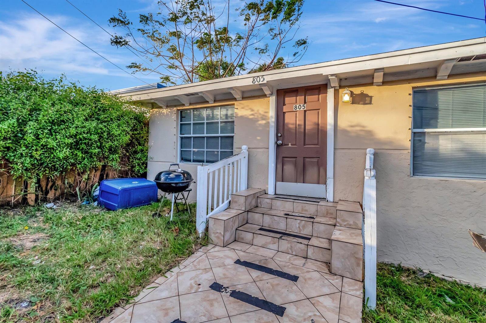 Ver detalles A,b,c / 4 2716 sq. ft. $ 2026-06-21 0 foto