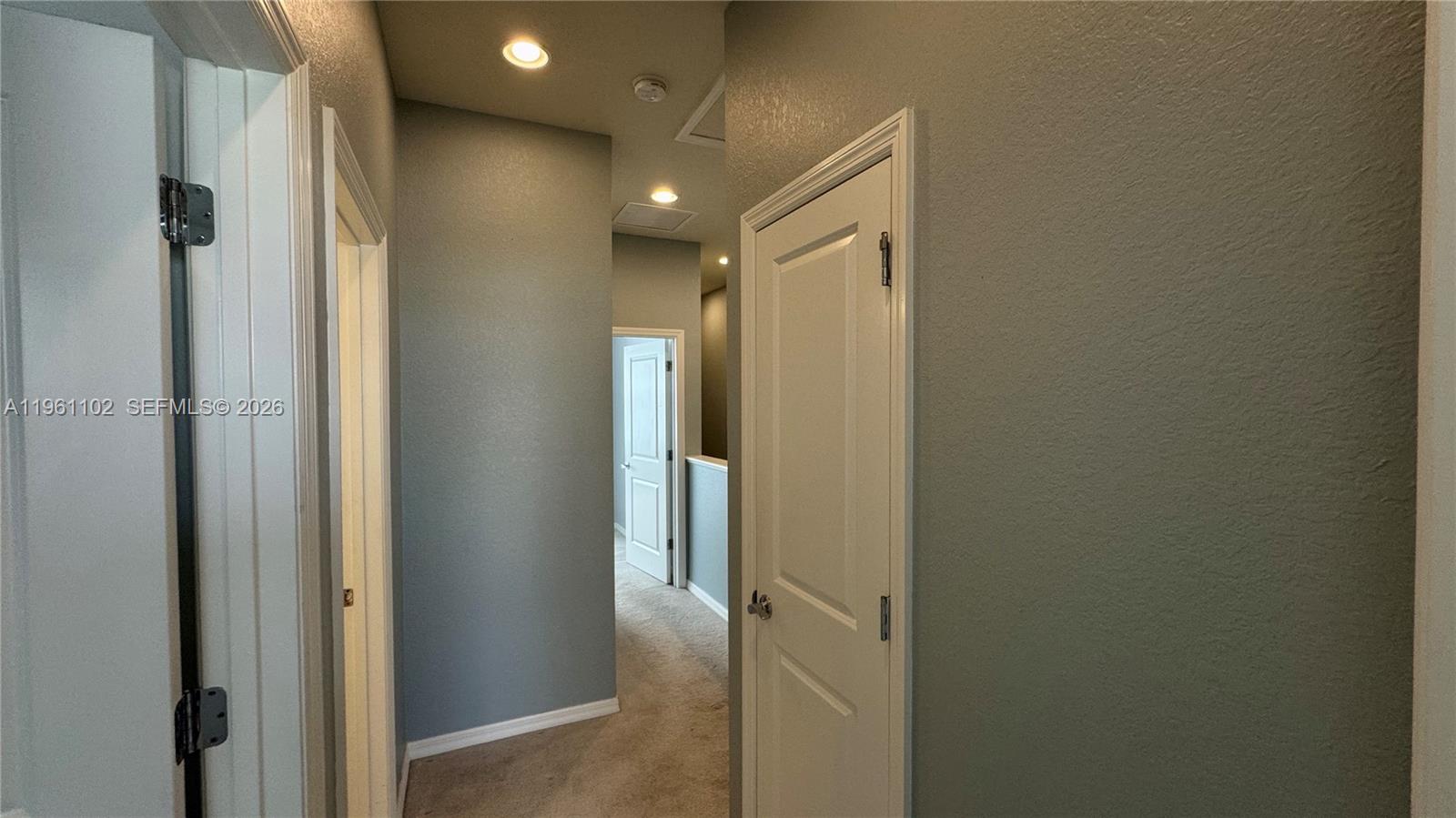 3973 3 / 3 1421 sq. ft. $ 2026-02-07 0 foto