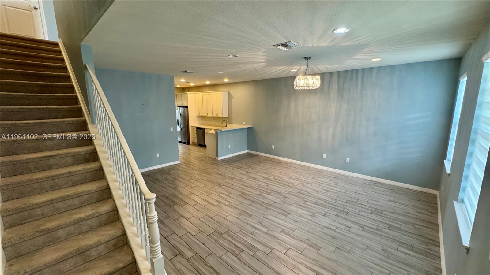 3973 3 / 3 1421 sq. ft. $ 2026-02-07 0 foto