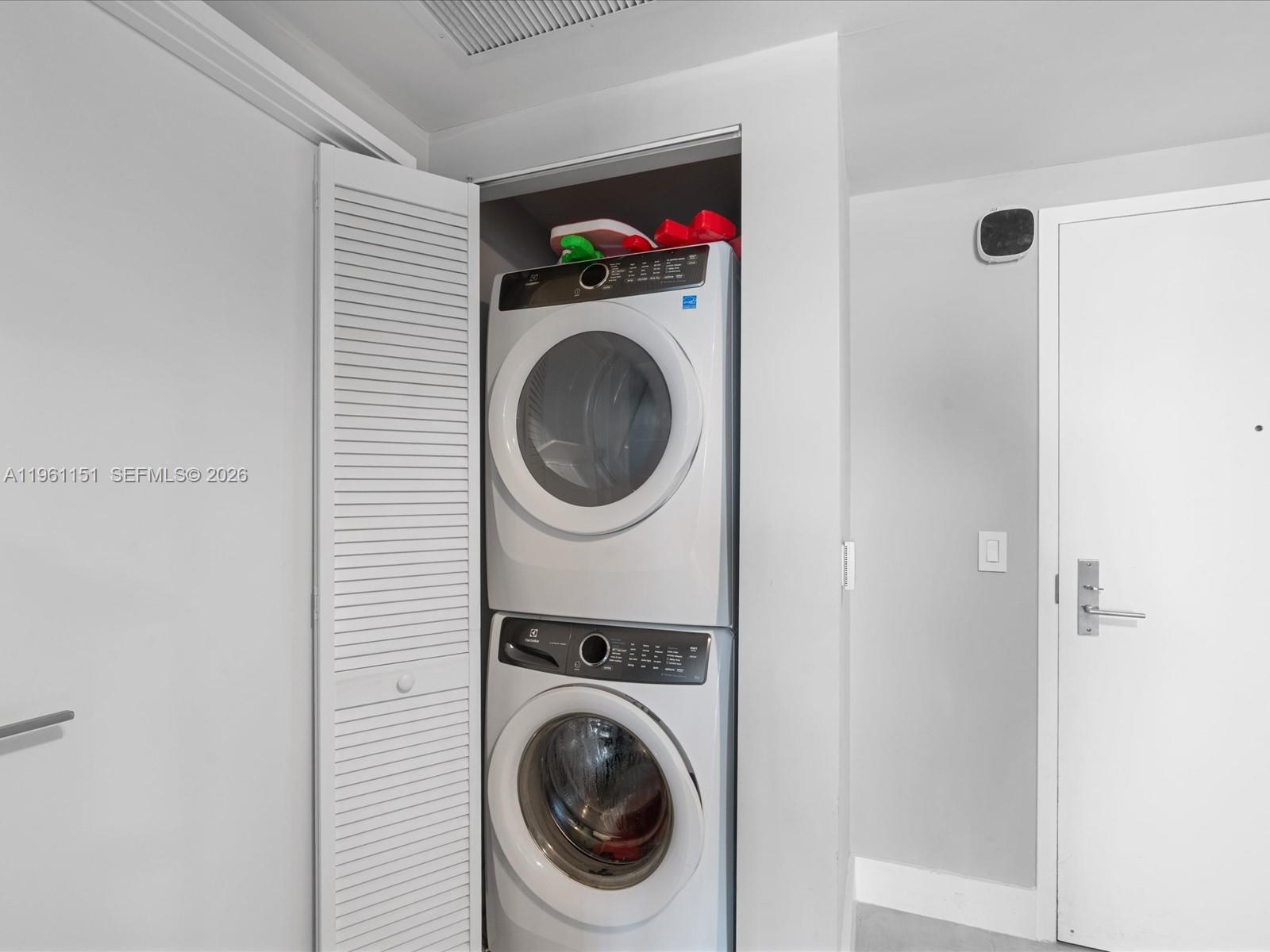 See details 4-1405 2 / 3 1541 sq. ft. $ 2026-02-07 0 Photo