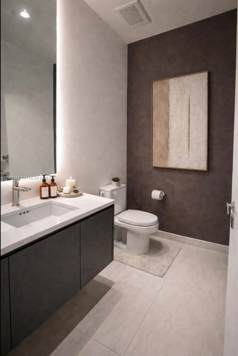 Photo of 3300 188th St  #LPH16, Aventura, Florida, 33180 - 