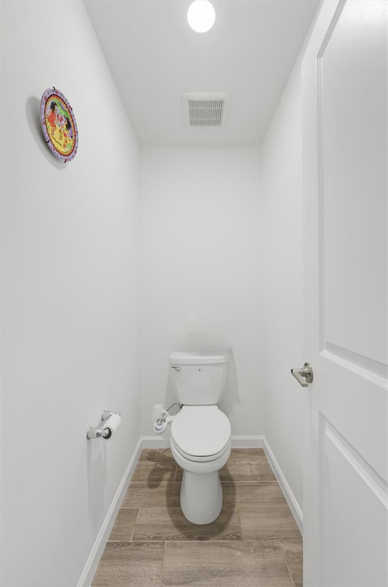 Ver detalles 6381 3 / 2 1451 sq. ft. $ 2026-03-04 0 foto