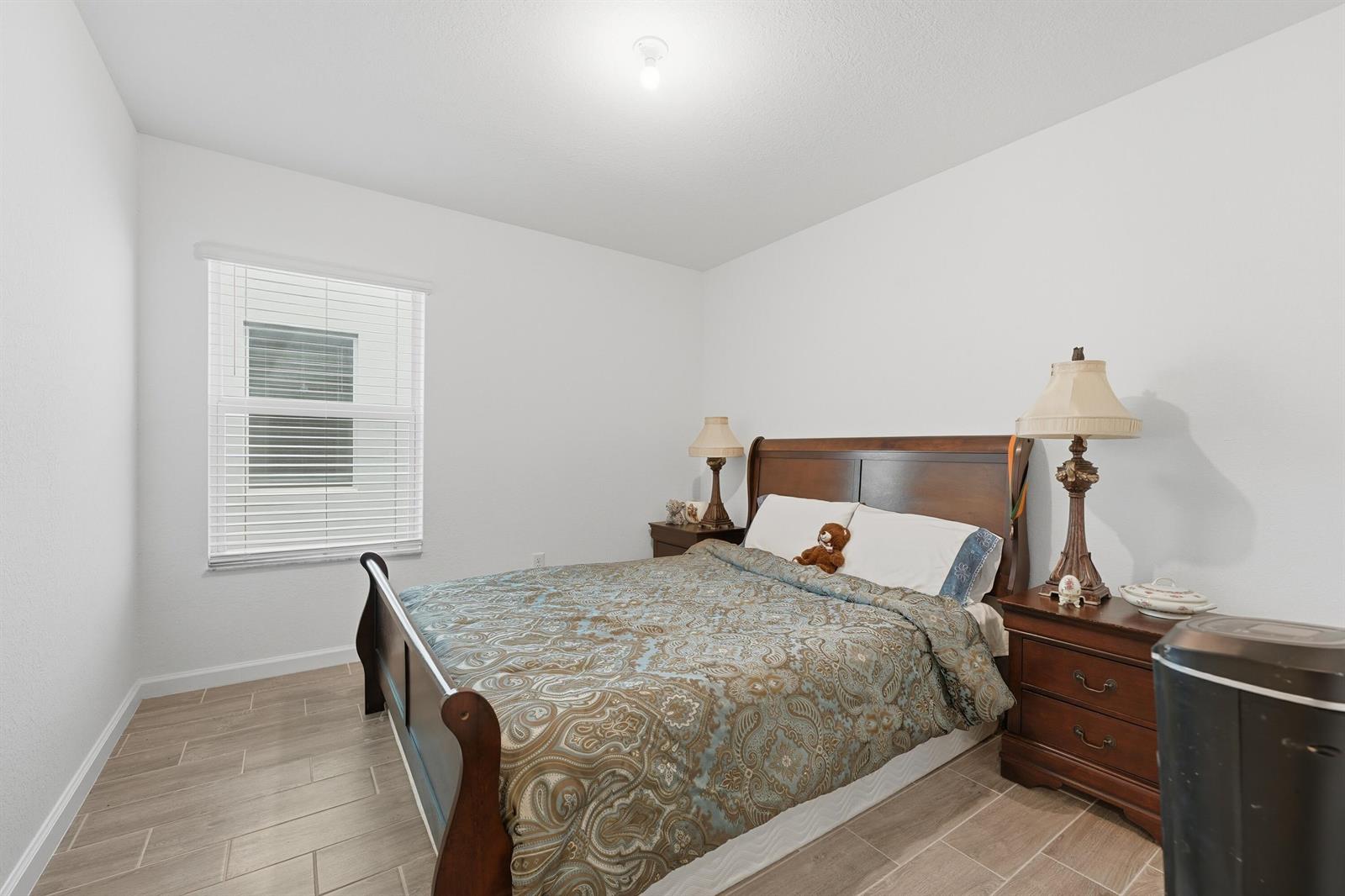 Ver detalles 6381 3 / 2 1451 sq. ft. $ 2026-03-04 0 foto