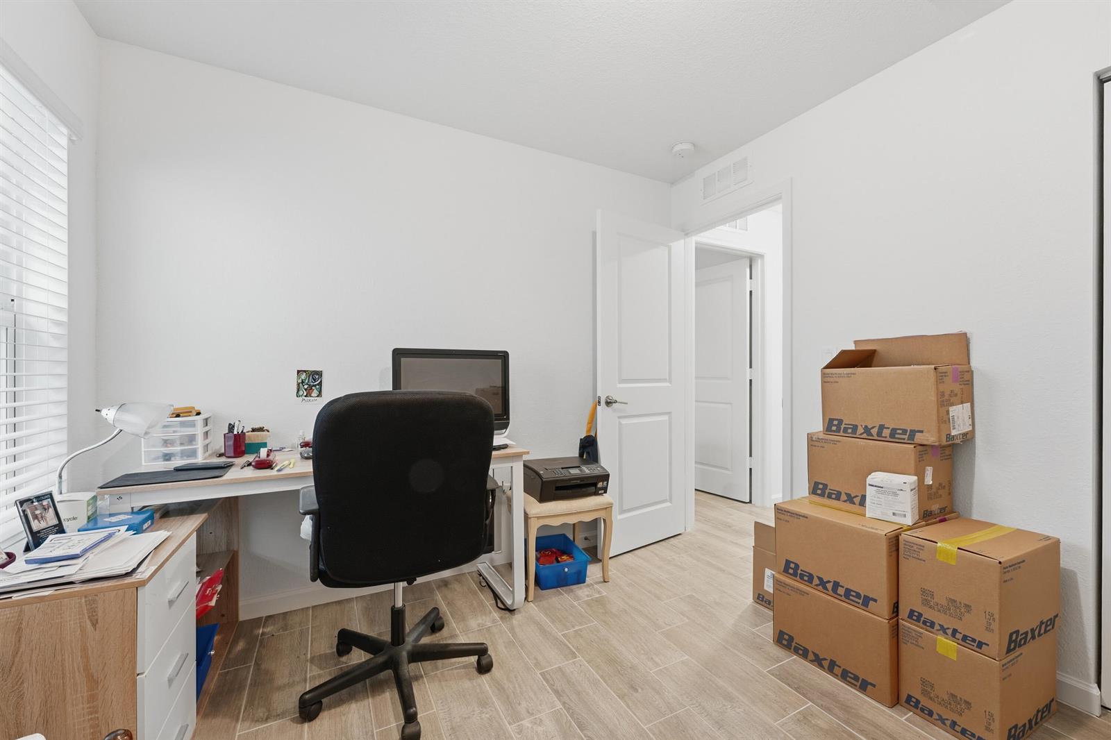 Ver detalles 6381 3 / 2 1451 sq. ft. $ 2026-03-04 0 foto