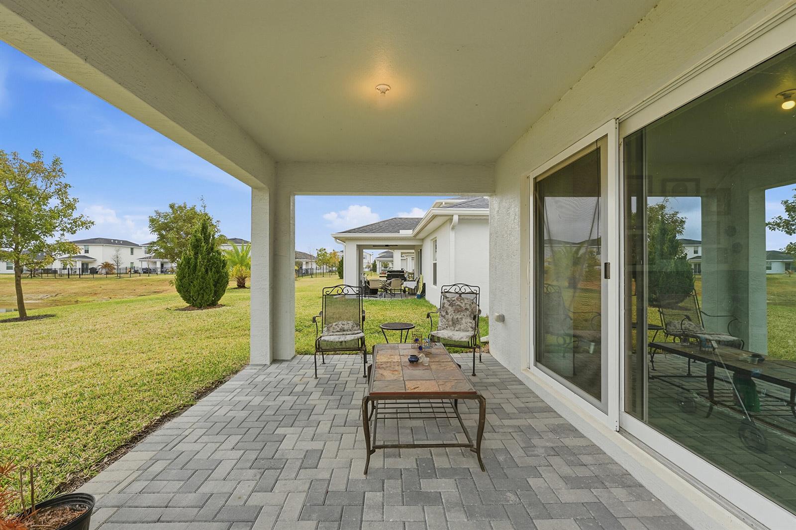 Ver detalles 6381 3 / 2 1451 sq. ft. $ 2026-03-04 0 foto