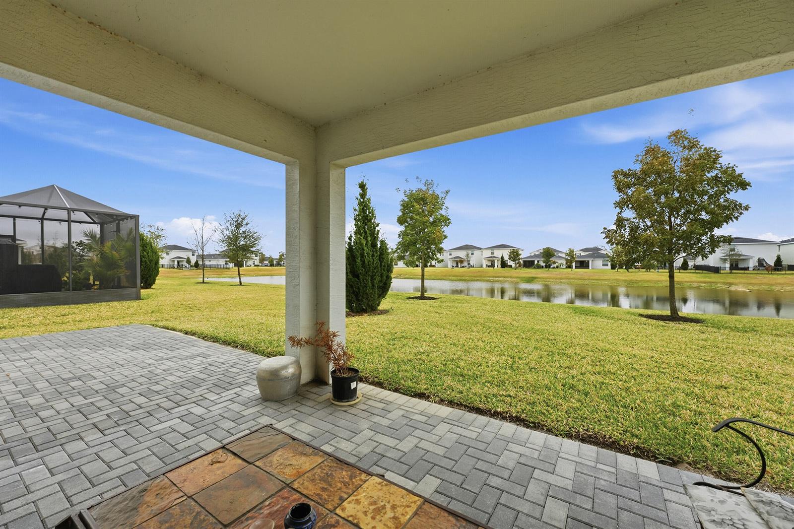 Ver detalles 6381 3 / 2 1451 sq. ft. $ 2026-03-04 0 foto