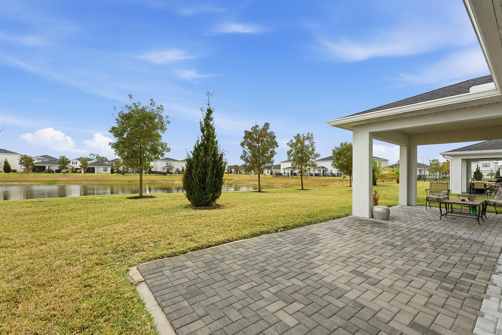 Ver detalles 6381 3 / 2 1451 sq. ft. $ 2026-03-04 0 foto