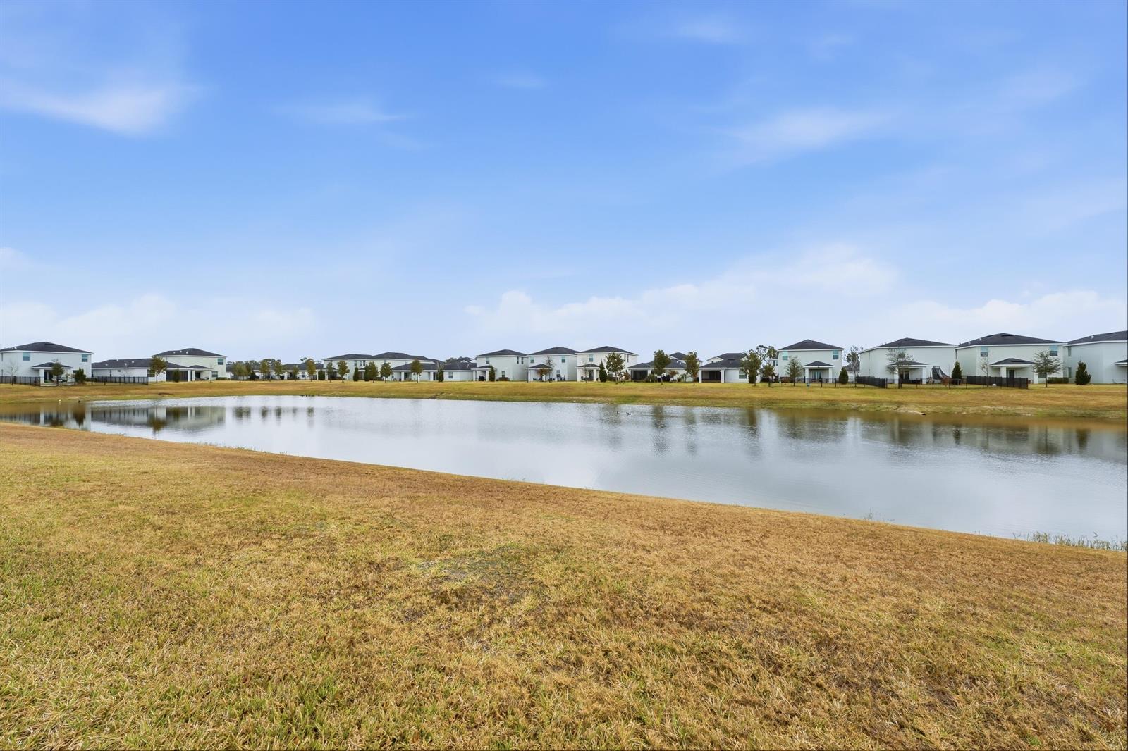 Ver detalles 6381 3 / 2 1451 sq. ft. $ 2026-03-04 0 foto
