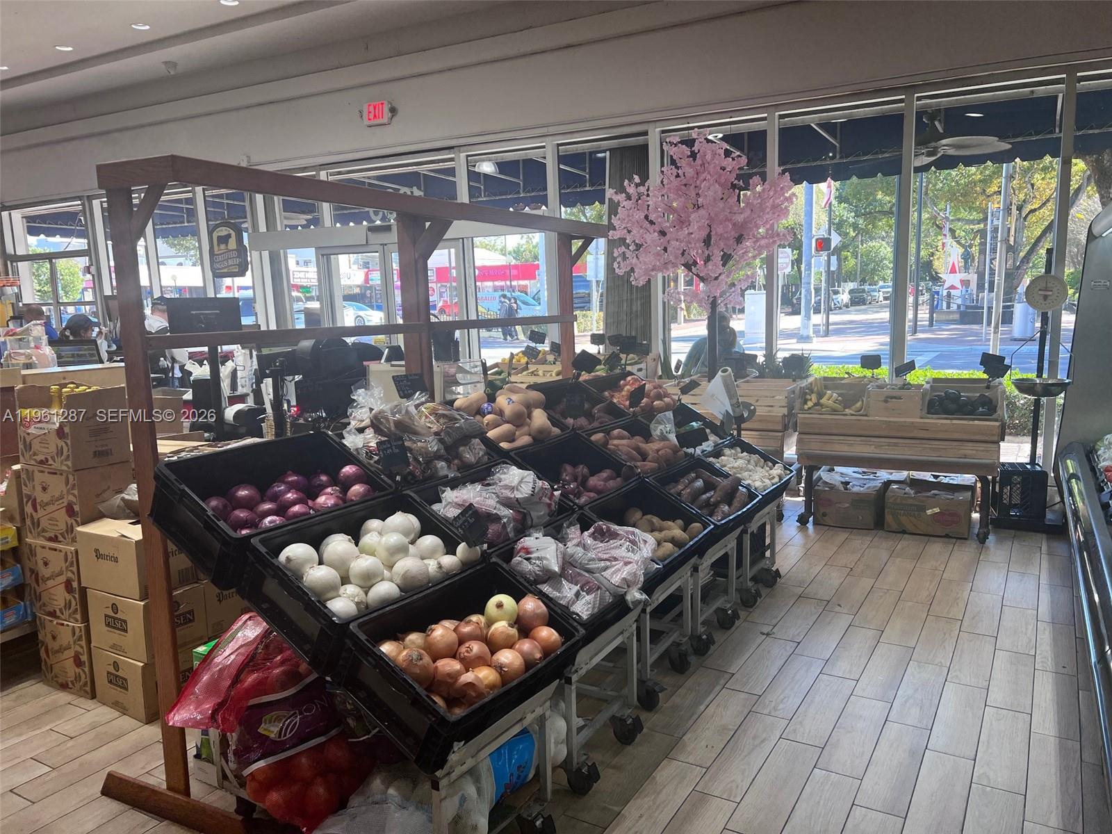   /   sq. ft. $ 2026-02-07 0 foto