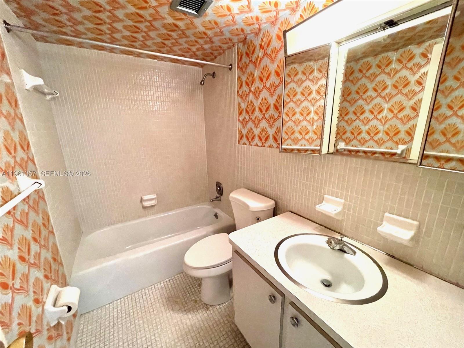 312 2 / 2 992 sq. ft. $ 2026-02-08 0 Photo