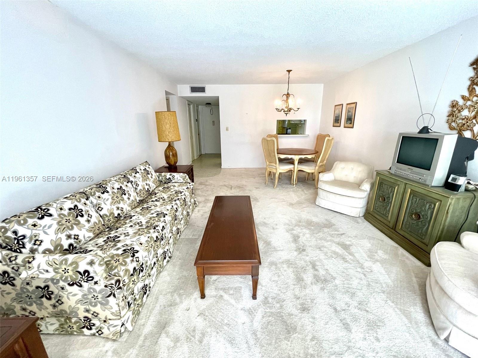 312 2 / 2 992 sq. ft. $ 2026-02-08 0 Photo