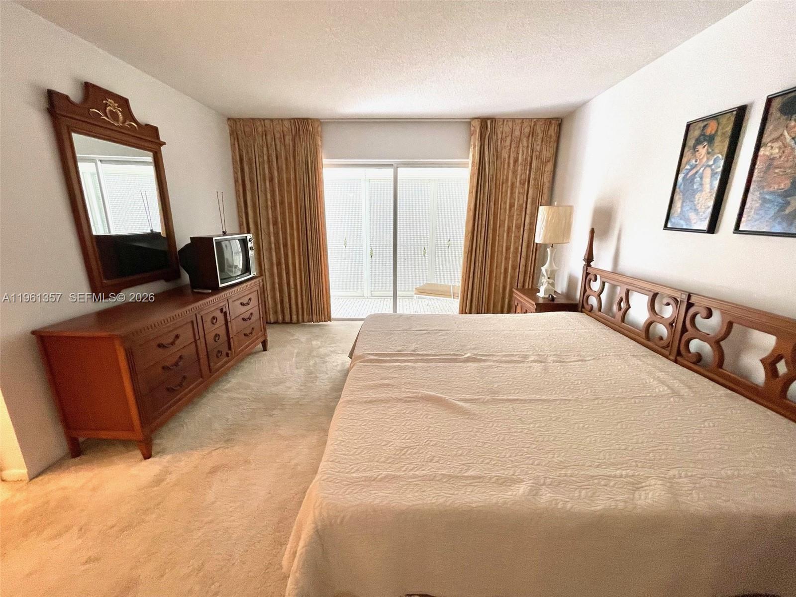 312 2 / 2 992 sq. ft. $ 2026-02-08 0 Photo