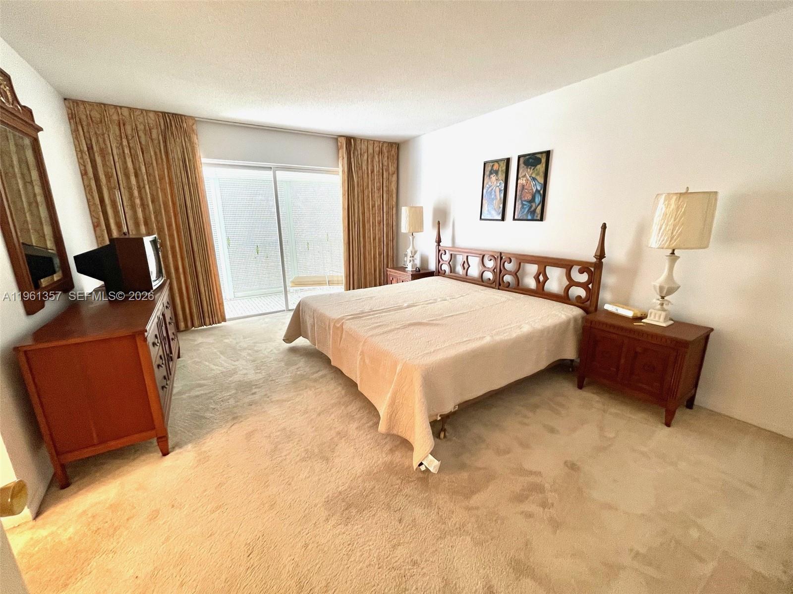 312 2 / 2 992 sq. ft. $ 2026-02-08 0 Photo