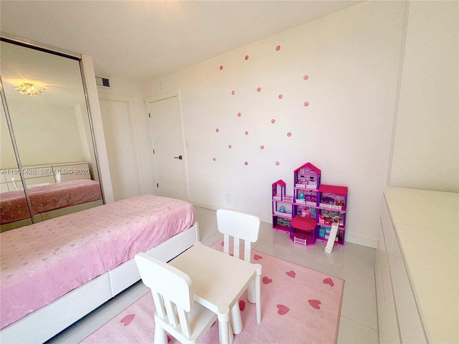 Photo of 20301 Country Club Dr  #1422, Aventura, Florida, 33180 - 