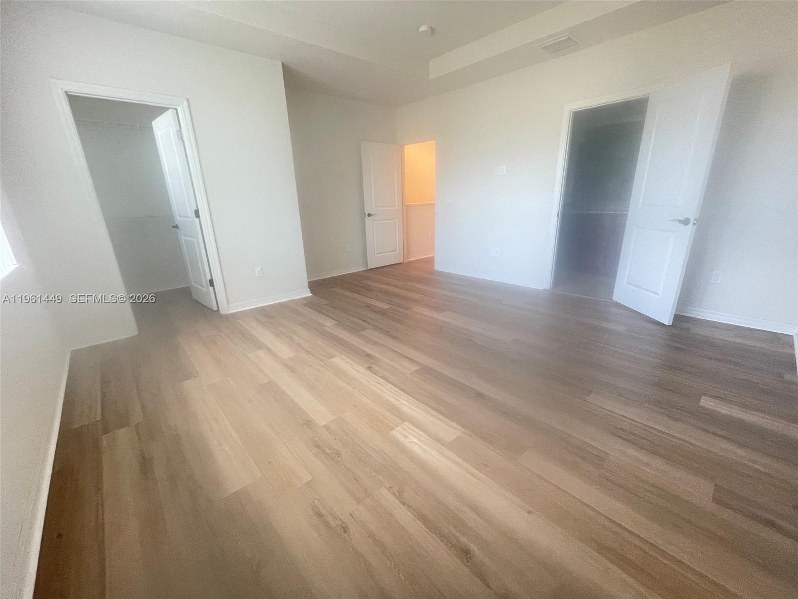 See details 5060 3 / 3 1421 sq. ft. $ 2026-02-08 0 Photo