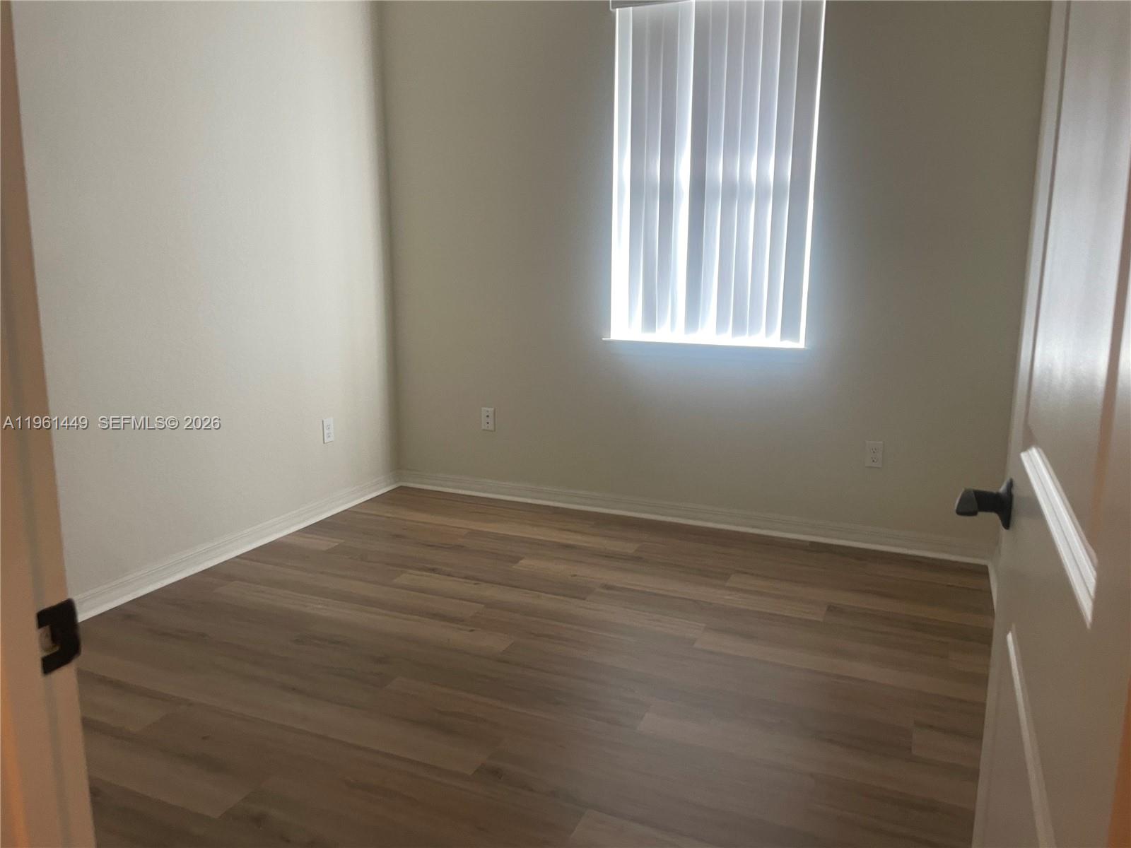 See details 5060 3 / 3 1421 sq. ft. $ 2026-02-08 0 Photo