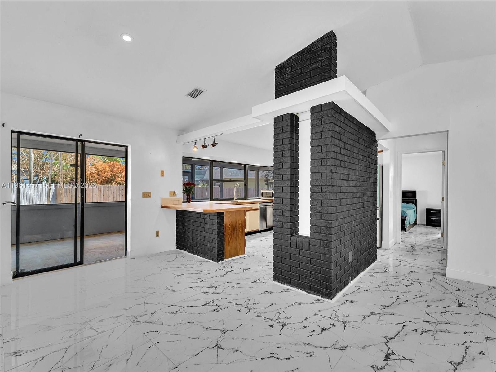 Ver detalles 1819 2 / 2 1174 sq. ft. $ 2026-04-08 0 foto