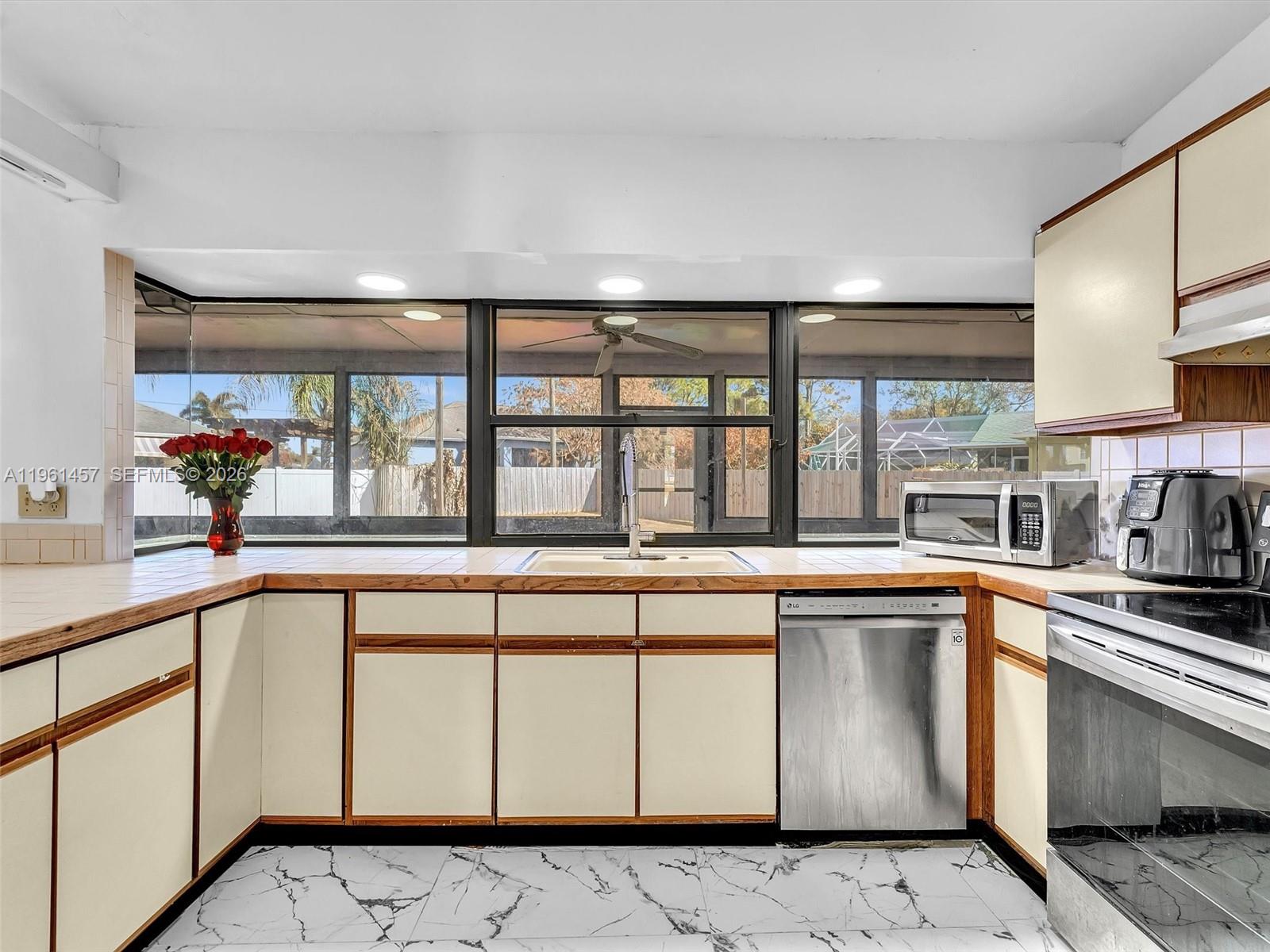 Ver detalles 1819 2 / 2 1174 sq. ft. $ 2026-04-08 0 foto