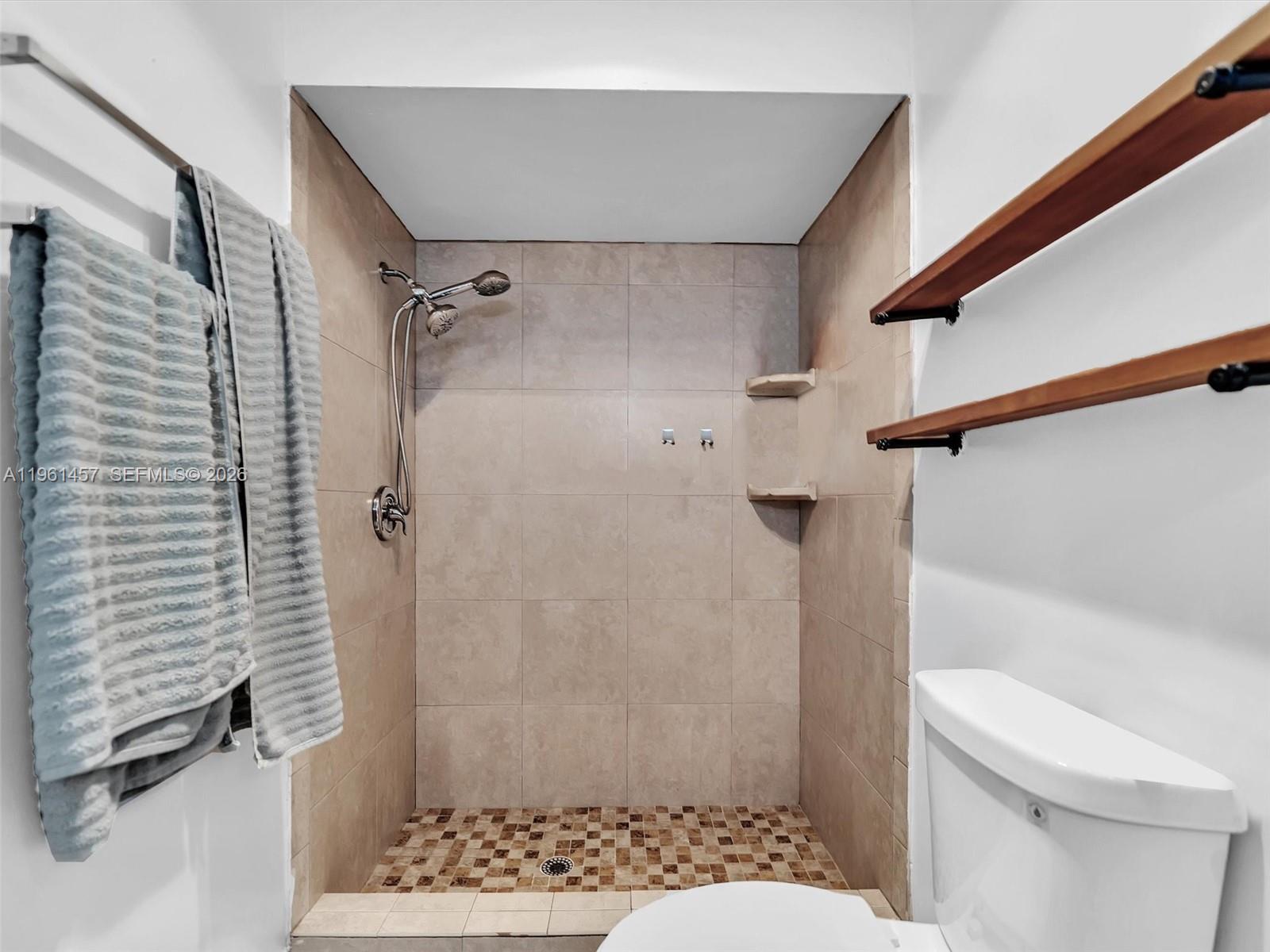 Ver detalles 1819 2 / 2 1174 sq. ft. $ 2026-04-08 0 foto